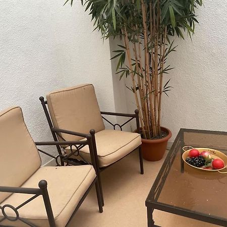Studio N•2 Avec Patio En Plein Coeur De La Ville Bagnères-de-Bigorre Екстериор снимка